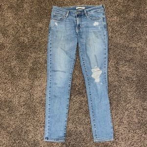 Levi 711 skinny jeans size 26. Light wash